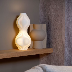 Lucide - Modello: Momoro - Lampada da tavolo alta in porcellana dalle linee sinuose e moderne - Colore: Bianco - Attacco Lampadina: E14 - 1 Lampadina - Watt 25W - Dimmerabile: NO - SKU: 13543/40/31 - Codice EAN: 5411212134516 