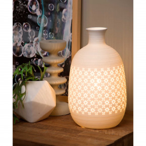 Lucide - Modello: Tiesse - Lampada da tavolo in porcellana traforata moderna a forma di vaso piccola - Colore: Bianco - Attacco Lampadina: E14 - 1 Lampadina - Watt 40W - Dimmerabile: NO - Grado di Protezione: 20 - SKU: 13534/26/31 - Codice EAN: 5411212134127 