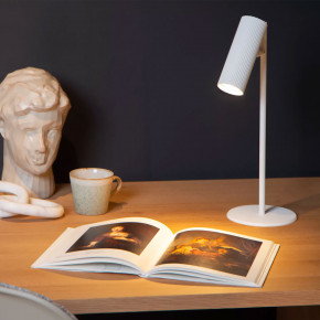 Lucide - Modello: Clubs - Lampada da tavolo moderna con struttura in alluminio e diffusore orientabile - Attacco Lampadina: GU10 - 1 Lampadina - Watt 40W - Dimmerabile: NO - Grado di Protezione: IP20 - SKU: 09539/01/