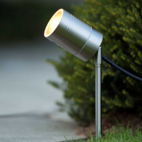 Lucide - Modello: Arne LED - Lampada da terra a led da giardino in acciaio con diffusore orientabile - Attacco Lampadina: GU10 - 1 Lampadina - Watt 5W - Lumen 350 - Dimmerabile: NO - Gradi Kelvin 3000k Luce Calda - Grado di Protezione: 44 - Classe Energetica: G - SKU: 14868/05/ 