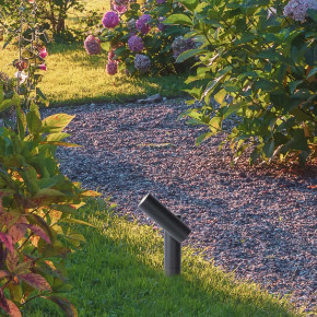 Lucide - Modello: Tatum - Paletto luce da giardino a LED in alluminio con diffusore orientabile - Colore: Antracite - Attacco Lampadina: Led Integrato - 1 Lampadina - Watt 5W - Lumen 550 - Dimmerabile: NO - Gradi Kelvin 3000k Luce Calda - Grado di Protezione: 65 - Classe Energetica: F - SKU: 27894/05/29 - Codice EAN: 5411212271662 