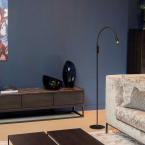 Lucide - Modello: Zozy - Piantana a LED dimmerabile con base in metallo e diffusore orientabile in pvc - Colore: Nero - Attacco Lampadina: Led Integrato - 1 Lampadina - Watt 4W - Lumen 250 - Dimmerabile: SI - Gradi Kelvin 3000k Luce Calda - Grado di Protezione: 20 - Classe Energetica: G - SKU: 18756/03/30 - Codice EAN: 5411212185846 