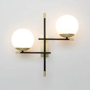 Maytoni - Modello: Nostalgia - Applique a parete con diffusori a boccia dal design moderno - Colore: Nero/Oro - Attacco Lampadina: E14 - 2 Lampadine - Watt 40W - Dimmerabile: NO - Grado di Protezione: IP20 - SKU: MOD050WL-02G - Codice EAN: 4251110097008 