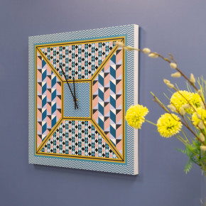 Vesta - Modello: Decor - Orologio da parete di design in plexiglass con motivo geometrico - SKU: 04226D46 - Codice EAN: 8059692103454 