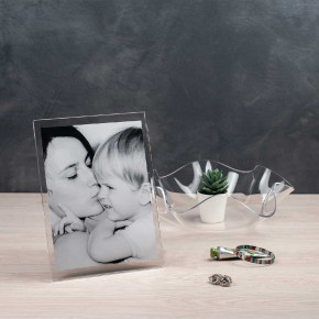 Vesta - Modello: Eco - - Design By: STG Vesta Portafoto in plexiglass - Colore: Trasparente - Foto 18x24 - SKU: 3373600 - Codice EAN: 8056622711918 