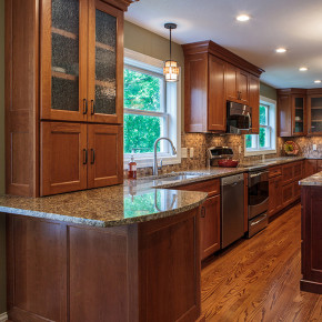 Quoizel - Modello: Laguna - Lampada a sospensione piccola struttura in metallo rotonda diffusore in vetro - Colore: Rame - Attacco Lampadina: E27 - 1 Lampadina - Watt 60W - Dimmerabile: NO - Grado di Protezione: IP20 - Classe Energetica: A - SKU: QZ-LAGUNA-MP - Codice EAN: 5024005209614 