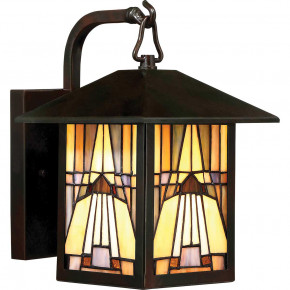Quoizel - Modello: Inglenook - Lanterna piccola da esterni struttura in acciaio e diffusore in vetro tiffany - Colore: Bronzo - Attacco Lampadina: E27 - 1 Lampadina - Watt 60W - Dimmerabile: NO - Grado di Protezione: IP44 - Classe Energetica: A - SKU: QZ-INGLENOOK2-S - Codice EAN: 5024005344117