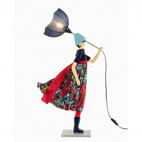 Skitso - Modello: Gold - Lampada da tavolo con paralume in tessuto "Little Girl" Gaine - Colore: Rosso - Attacco Lampadina: E14 - Watt 40W - Dimmerabile: NO - Classe Energetica: A - SKU: GAINE 