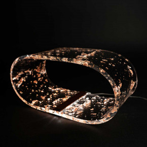 Vesta - Modello: Future - - Design By: Futura Design Lampada da tavolo a LED dal design moderno foglia di rame - Colore: Rame - Attacco Lampadina: Led Integrato - 1 Lampadina - Watt 8W - Dimmerabile: NO - Gradi Kelvin 6000k Luce Bianca - Classe Energetica: A+++ - SKU: 0811346 - Codice EAN: 8056622712090 