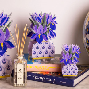 Vesta - Modello: Iris - Profumatore per ambiente in plexiglass con bastoncini fragranza inclusa da 100ml - Colore: Viola - SKU: 7506218 - Codice EAN: 8056622710386 