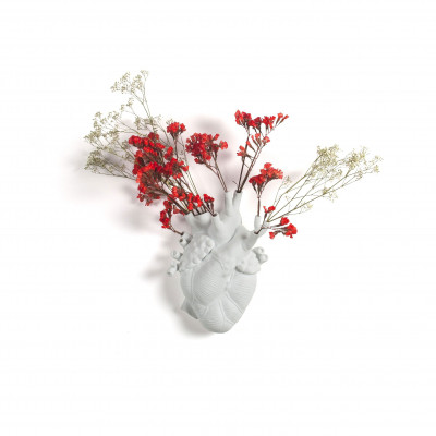  Seletti - Modello: Love in Bloom - Vaso in porcellana a forma di cuore - SKU: 09920 - Codice EAN: 8008215099200 