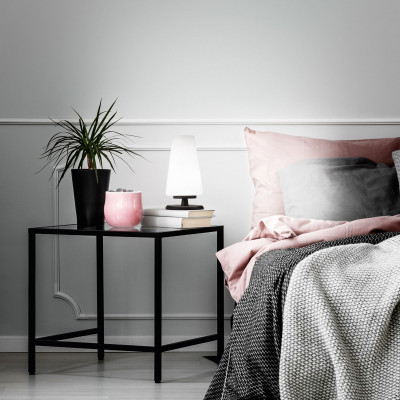  Fabas Luce - Modello: Milady - Lampada da comodino in metallo con paralume in vetro dal design moderno - Attacco Lampadina: G9 - 1 Lampadina - Watt 33W - Dimmerabile: SI - Grado di Protezione: IP20 - SKU: 3576-30 