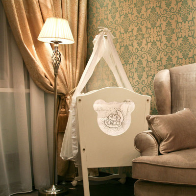  Maytoni - Modello: Grace - Lampada da Terra in stile classico in metallo con paralume in tessuto - Colore: Ottone - Attacco Lampadina: E14 - 1 Lampadina - Watt 40W - Dimmerabile: NO - Grado di Protezione: IP20 - SKU: RC247-FL-01-R - Codice EAN: 4251110017747 