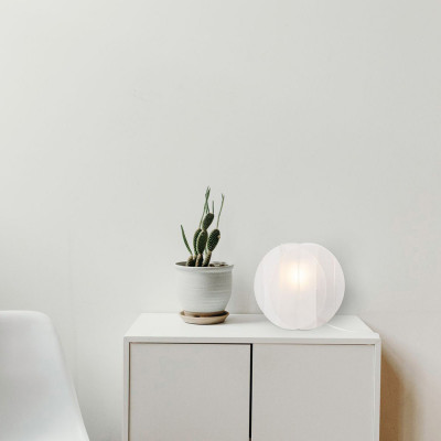  Emporium - Modello: Allegretta - Abatjour dal design moderno con diffusore in plexiglass - Attacco Lampadina: E14 - 1 Lampadina - Watt 40W - Dimmerabile: NO - Grado di Protezione: IP20 - SKU: E120005 