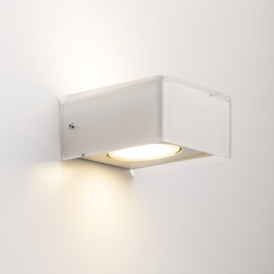  Emporium - Modello: Domino - Applique moderna con diffusore in plexiglass con 2 lampadine - Colore: Bianco - Attacco Lampadina: GX53 - 2 Lampadine - Watt 8W - Dimmerabile: NO - Grado di Protezione: IP20 - SKU: E120039008 - Codice EAN: 8023289587101 
