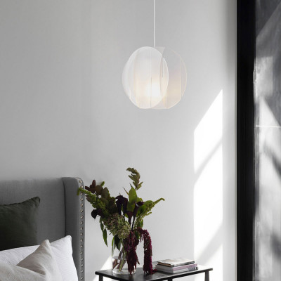  Emporium - Modello: Allegretta - Lampada a sospensione piccola con diffusore in plexiglass dal design modeno - Attacco Lampadina: E14 - 1 Lampadina - Watt 40W - Dimmerabile: NO - Grado di Protezione: IP20 - SKU: E120003 