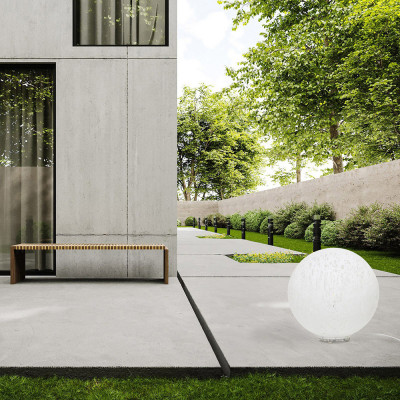  Emporium - Modello: Reload - Lampada da terra da esterno con base in metallo e diffusore a boccia grande - Attacco Lampadina: E27 - 1 Lampadina - Watt 70W - Dimmerabile: NO - Grado di Protezione: IP44 - SKU: E120102 