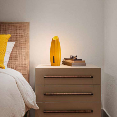  Fabas Luce - Modello: Nadine - Abatjour moderna con struttura in metallo e diffusore in PVC vegetale - Attacco Lampadina: G9 - 1 Lampadina - Watt 10W - Dimmerabile: SI - Grado di Protezione: IP20 - SKU: 3760-30 