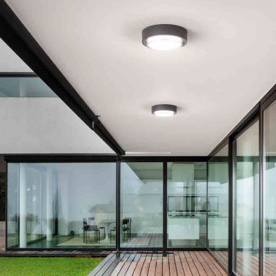  Fabas Luce - Modello: Owen - Plafoniera a led da esterno con struttura in alluminio e acrilico - Colore: Grigio Scuro - Attacco Lampadina: Led Integrato - 1 Lampadina - Watt 12W - Lumen 1620 - Dimmerabile: NO - Gradi Kelvin 3000k Luce Calda - Grado di Protezione: IP65 - Classe Energetica: E - SKU: 6547-61-294 