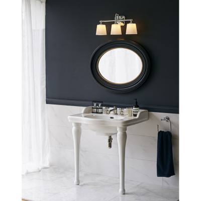  Feiss - Modello: Concord - Lampada da parete per bagno con 3 diffusori in vetro con lampadina LED G9 - Colore: Cromato - Attacco Lampadina: G9 - 3 Lampadine - Watt 3W - Dimmerabile: NO - Grado di Protezione: IP44 - Classe Energetica: A - SKU: FE-CONCORD3-BATH - Codice EAN: 5024005225416 