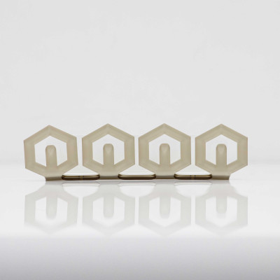  I Dettagli - Modello: Floor - Portachiavi da parete in plexiglass con dettagli geometrici dal design moderno - SKU: CPA003 