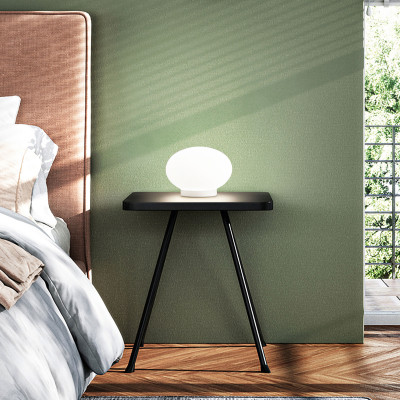 Ideal lux - Modello: Smarties - Abatjour da comodino con base in metallo e diffusore in vetro soffiato - Colore: Bianco - Attacco Lampadina: G9 - 1 Lampadina - Watt 15W - Dimmerabile: NO - Grado di Protezione: IP20 - SKU: 032078 - Codice EAN: 8021696266763 