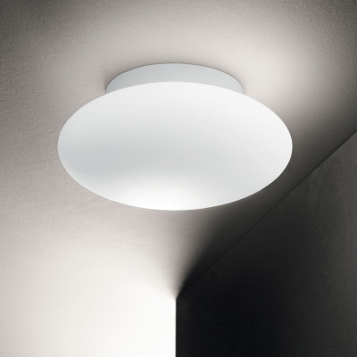  Ideal lux - Modello: Bubble - Plafoniera da esterno con struttura in alluminio e diffusore in acrilico - Colore: Bianco - Attacco Lampadina: E27 - 1 Lampadina - Watt 60W - Dimmerabile: NO - Grado di Protezione: IP44 - SKU: 135250 - Codice EAN: 8021696327266 
