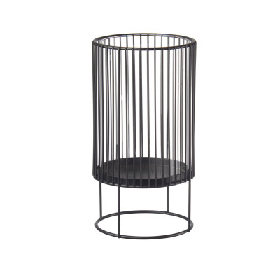  L'Oca Nera - Modello: Urban - Portacandela alto in metallo nero con struttura cilindrica a stecche verticali - Colore: Nero - SKU: 1S130 