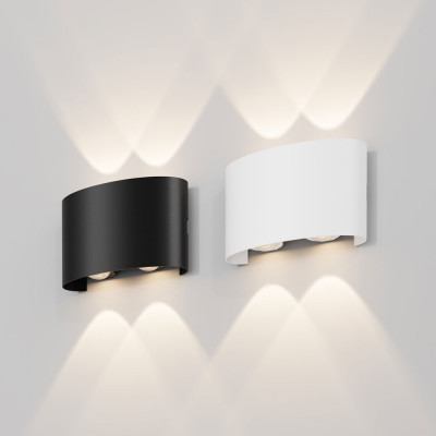  Maytoni - Modello: Strato - Applique da parete per esterno moderna a LED con struttura piccola in metallo - Attacco Lampadina: Led Integrato - 1 Lampadina - Watt 4W - Lumen 382 - Dimmerabile: NO - Gradi Kelvin 3000k Luce Calda - Grado di Protezione: 54 - Classe Energetica: F - SKU: O417WL-L4 