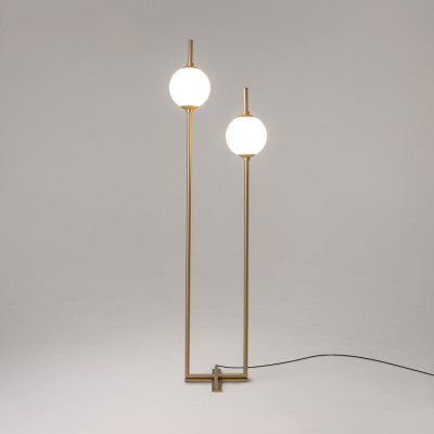  Maytoni - Modello: The Sixth Sense - Lampada da terra a LED moderna struttura in metallo e 2 paralumi in vetro - Colore: Ottone - Attacco Lampadina: Led Integrato - 2 Lampadine - Watt 12W - Lumen 750 - Dimmerabile: NO - Gradi Kelvin 3000k Luce Calda - Grado di Protezione: IP20 - Classe Energetica: G - SKU: Z020FL-L12BS3K - Codice EAN: 4099776058731 