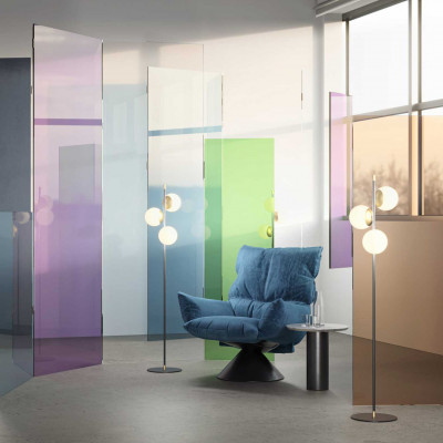  Maytoni - Modello: Nostalgia - Lampada da terra piantana con 3 diffusori a boccia in vetro del design moderno - Colore: Nero - Attacco Lampadina: E14 - 3 Lampadine - Watt 40W - Dimmerabile: NO - Grado di Protezione: IP20 - SKU: MOD048FL-03G - Codice EAN: 4251110033822 