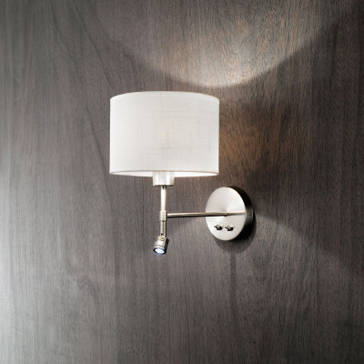  Perenz - Modello: Round Hotel - Applique cromo spazzolato con paralume in tessuto e braccio luminoso a LED - Attacco Lampadina: E27 - 2 Lampadine - Watt 40W - Lumen 90 - Dimmerabile: NO - Gradi Kelvin 3000k Luce Calda - Grado di Protezione: IP20 - Classe Energetica: A+ - SKU: 6160 - Codice EAN: 8023559504852 