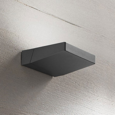  Perenz - Modello: Giro - Applique da esterno a led con struttura in metallo e diffusore orientabile - Attacco Lampadina: Led Integrato - 1 Lampadina - Watt 14W - Lumen 1120 - Dimmerabile: NO - Gradi Kelvin 3000k Luce Calda - Grado di Protezione: IP54 - SKU: 8314 