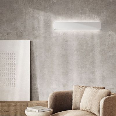  Perenz - Modello: Wall - Applique da parete a LED grande in metallo e diffusore in gesso - Colore: Bianco - Attacco Lampadina: Led Integrato - 1 Lampadina - Watt 18W - Lumen 1440 - Dimmerabile: NO - Gradi Kelvin 3000k Luce Calda - Grado di Protezione: IP20 - SKU: 8424BLC - Codice EAN: 8023559549235 