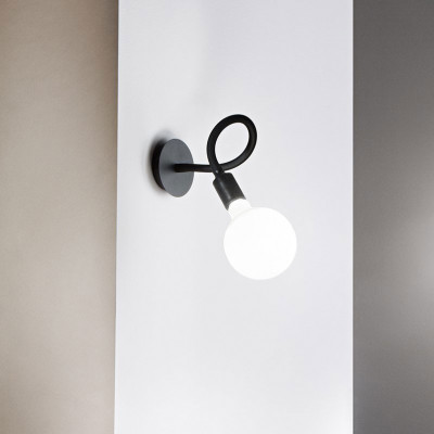  Perenz - Modello: Bulbo - Applique da parete in stile moderno orientabile in metallo e gomma - Colore: Nero - Attacco Lampadina: E27 - 1 Lampadina - Watt 60W - Dimmerabile: NO - Classe Energetica: A - SKU: 6682N - Codice EAN: 8023559530813 