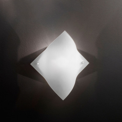  Perenz - Modello: Cake - Applique piccola di design moderno diffusore in vetro satinato - Colore: Bianco - Attacco Lampadina: E27 - 1 Lampadina - Watt 60W - Dimmerabile: NO - Grado di Protezione: IP20 - Classe Energetica: A+ - SKU: 6022 - Codice EAN: 8023559503107 