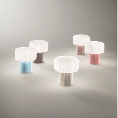  Perenz - Modello: Otty - Lampada da tavolo con struttura in ceramica e diffusore in vetro - Attacco Lampadina: G9 - 1 Lampadina - Watt 28W - Dimmerabile: NO - Grado di Protezione: IP20 - SKU: 8508 