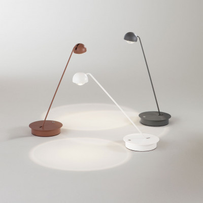  Perenz - Modello: Lyra - Lampada da tavolo led con struttura in metallo e diffusore orientabile in vetro - Attacco Lampadina: Led Integrato - 1 Lampadina - Watt 7W - Lumen 688 - Dimmerabile: SI - Gradi Kelvin 3000k-4000k-6000k - Grado di Protezione: IP20 - SKU: 8447 