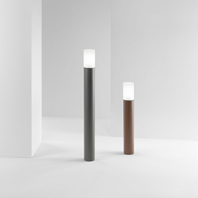  Perenz - Modello: Lampo - Paletto da giardino basso in metallo e diffusore in vetro - Attacco Lampadina: E27 - 1 Lampadina - Watt 40W - Dimmerabile: NO - Grado di Protezione: IP54 - SKU: 8356 