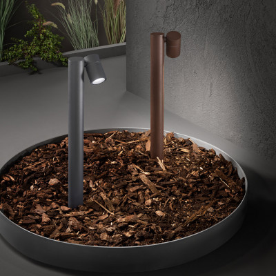  Perenz - Modello: Pull - Paletto LED da giardino a led in metallo e diffusore in acrilico orientabile - Attacco Lampadina: GU10 - 1 Lampadina - Watt 35W - Dimmerabile: NO - Grado di Protezione: IP65 - SKU: 8324 