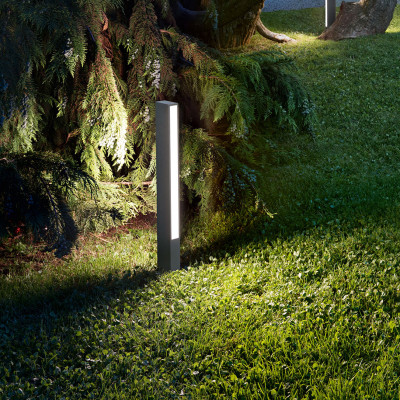  Perenz - Modello: Pole - Paletto LED da giardino moderno a led in metallo e diffusore in acrilico - Colore: Antracite - Attacco Lampadina: Led Integrato - 1 Lampadina - Watt 11W - Lumen 880 - Dimmerabile: NO - Gradi Kelvin 3000k Luce Calda - Grado di Protezione: IP65 - SKU: 8338ALC - Codice EAN: 8023559548740 