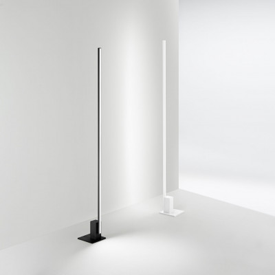  Perenz - Modello: Syncro - Piantana led in metallo e diffusore in acrilico dal design moderno - Attacco Lampadina: Led Integrato - 1 Lampadina - Watt 30W - Lumen 2700 - Dimmerabile: SI - Gradi Kelvin 3000k-4000k-6000k - Grado di Protezione: IP20 - SKU: 8226 