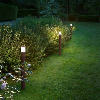  Perenz - Modello: Sigaro - Paletto da giardino alto in metallo e diffusore in acrilico - Attacco Lampadina: E27 - 1 Lampadina - Watt 20W - Dimmerabile: NO - Grado di Protezione: IP54 - SKU: 8328 