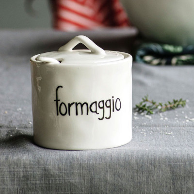  Simple Day - Modello: Formaggio - Formaggiera con coperchio e cucchiaino in ceramica - Colore: Bianco - SKU: 10010774 - Codice EAN: 8056284707984 