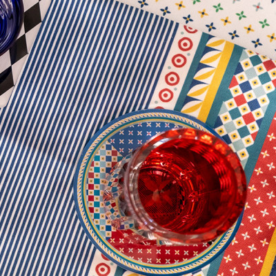  Vesta - Modello: Decor - Sottobottiglia rotondo in PMMA dal design moderno con decoro Foulard - SKU: 04252D47 - Codice EAN: 8059692104161 