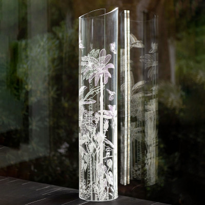  Vesta - Modello: Wave - Lampada da terra a led struttura in plexiglas dal design moderno Jane - Colore: Trasparente - Attacco Lampadina: Led Integrato - 1 Lampadina - Watt 12W - Dimmerabile: SI - Gradi Kelvin 3000k Luce Calda - Grado di Protezione: IP20 - Classe Energetica: A+ - SKU: 0108253 - Codice EAN: 8059692106370 