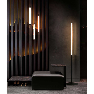  Maytoni - Modello: Ray - Lampada da terra con diffusore a stuttura tubolare a LED dalle linee moderne - Colore: Nero - Attacco Lampadina: Led Integrato - 1 Lampadina - Watt 18W - Lumen 2100 - Dimmerabile: NO - Gradi Kelvin 3000k Luce Calda - Grado di Protezione: IP20 - Classe Energetica: F - SKU: Z012FL-L18B3K - Codice EAN: 4251110034447 