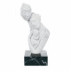 Scultura da tavolo in marmorino dal design moderno con abbraccio famiglia
