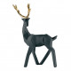 Scultura natalizia con renna che cammina